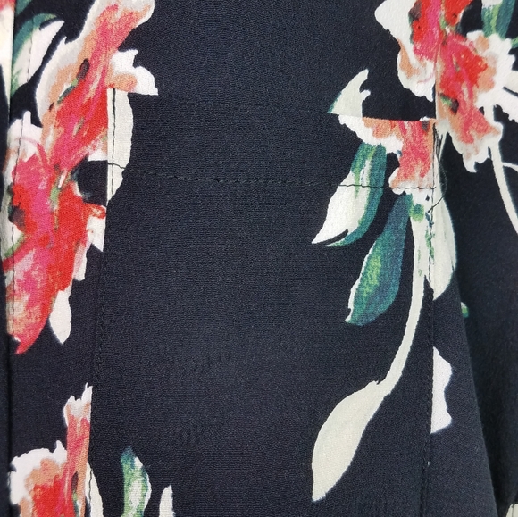 Vici floral button down tie front top - Picture 3 of 8